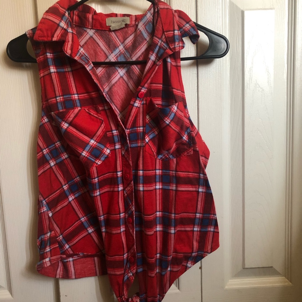 Sleeveless plaid button down shirt